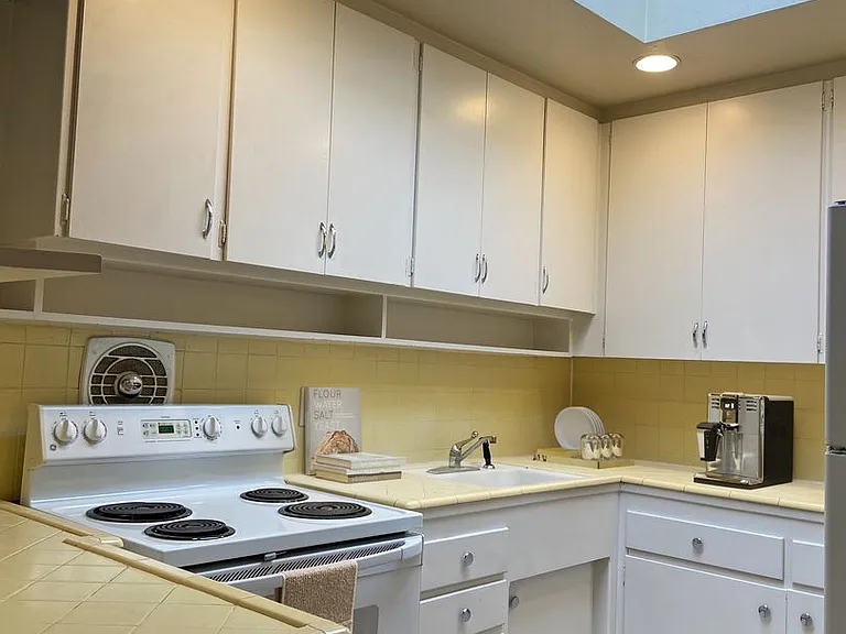 Terrace Apartments — Photo 8