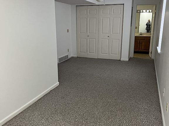 5th image of 718 W 2nd St #6