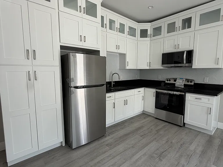 151 E 47th St #153 — Photo 6