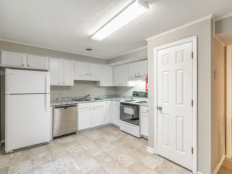 302 Wakefield Rd #A — Photo 5