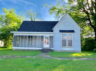 111 4th St S, Amory, MS 38821