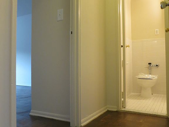 5th image of 675 Tysens Ln APT 5S