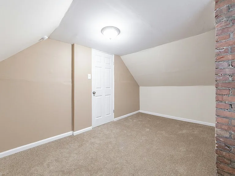 10618 Crestwood Ave — Photo 6