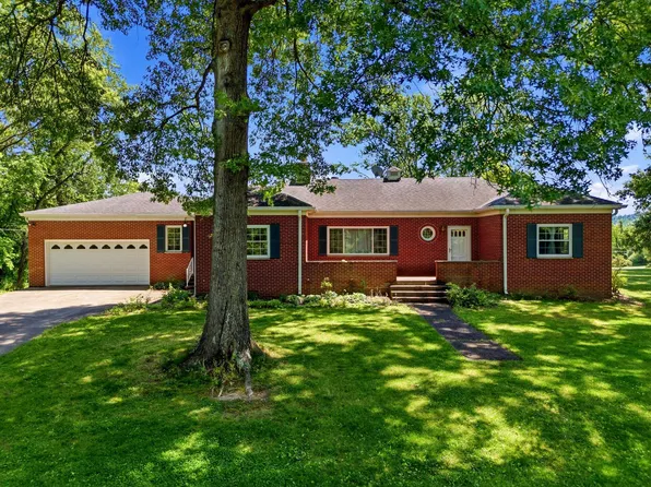 242 Esthel C Blvd, Ona, WV 25545