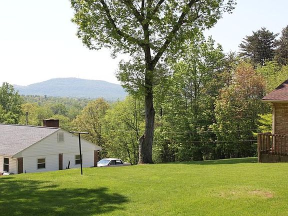 3rd image of 370 Rolling Hill Dr
