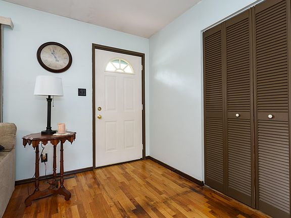 3rd image of 129 Peachtree Dr