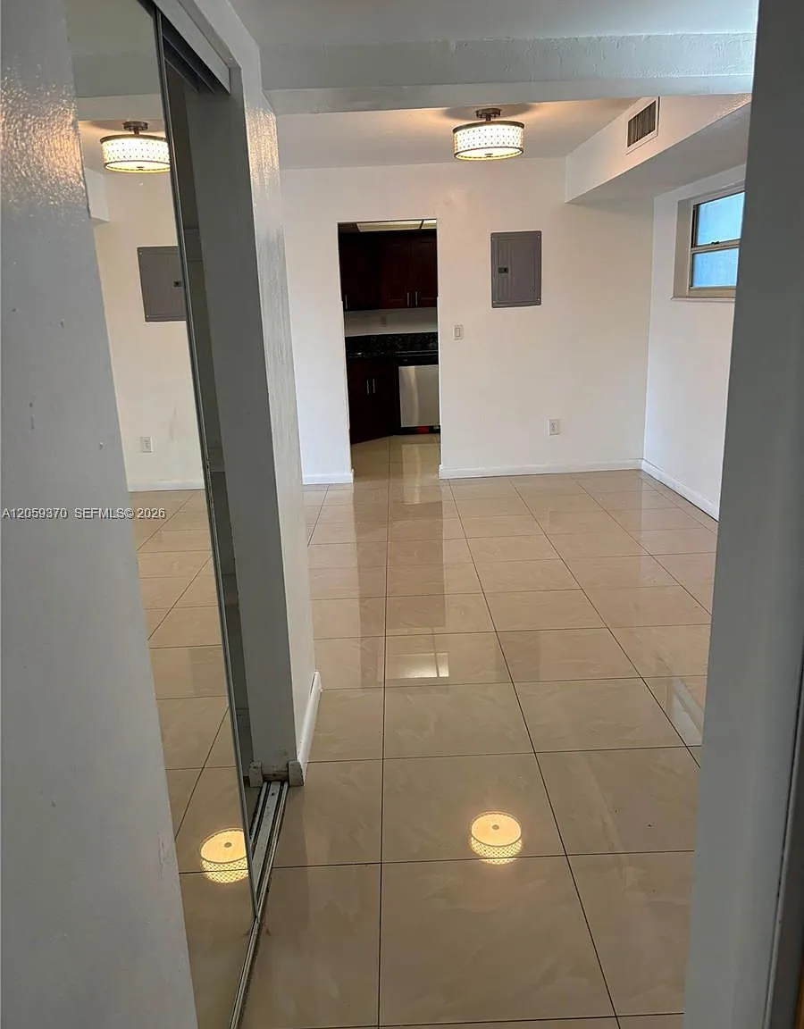 Village At Dadeland Condo — Photo 2