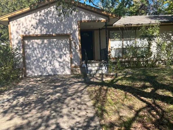 2307 Dewitt St, Irving, TX 75062