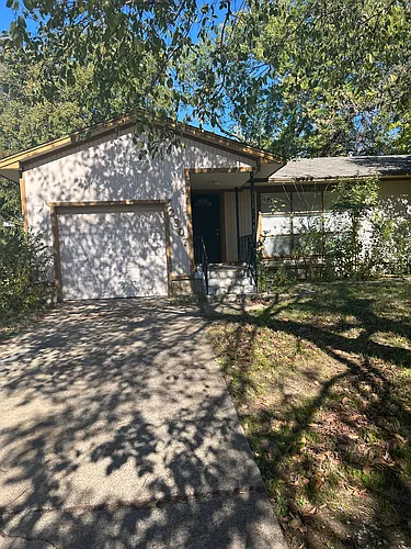 2307 Dewitt St Photo 1