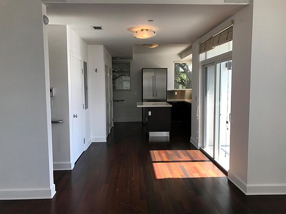 4th image of 835 Michigan Ave APT 7