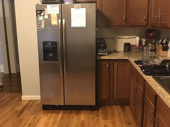 4th image of 370 Bryant St APT 1