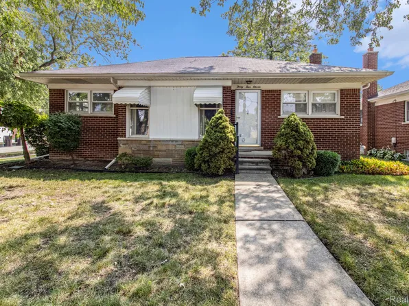 3411 Syckelmoore St, Trenton, MI 48183