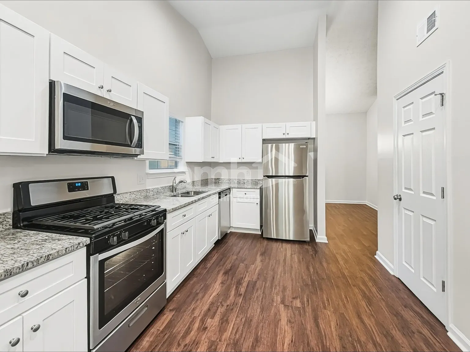 4 bed, 2.0 bath, 2168 sqft, $2,565 — Photo 3