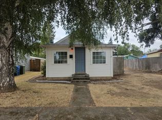1155 N 1st St, Woodburn, OR 97071