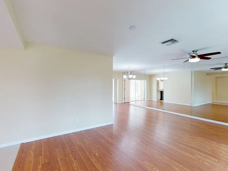145 SW 54th St — Photo 20