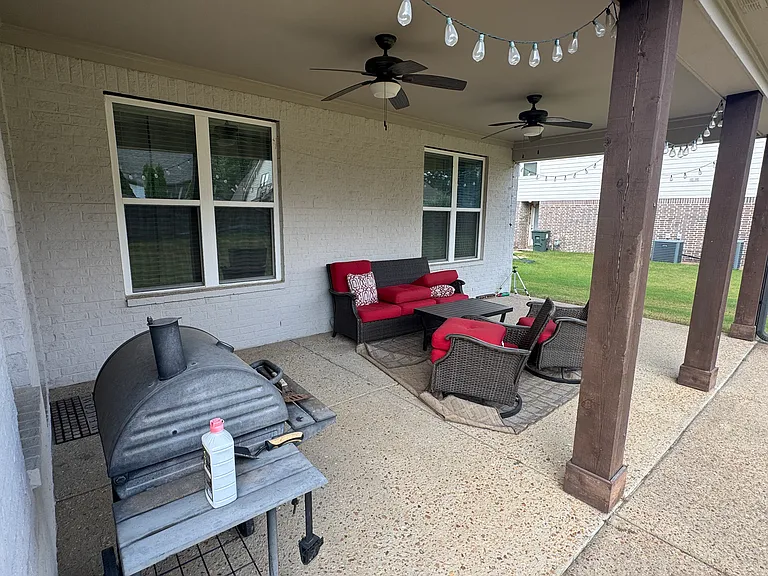 455 Tender Oaks Ln N — Photo 4
