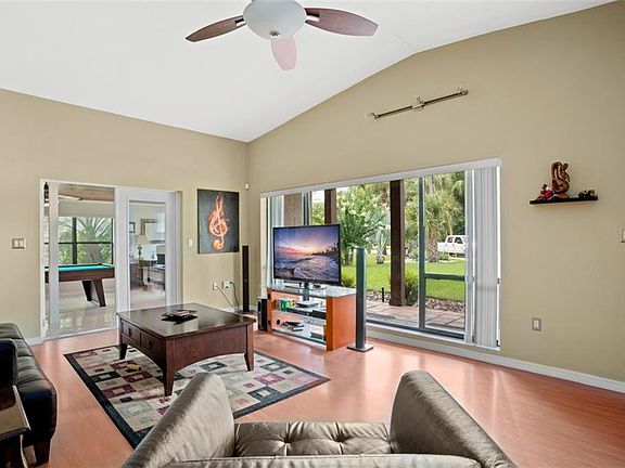 3rd image of 3318 Renlee Pl