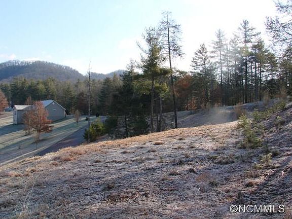 4th image of 7 Ivy Crest Ln