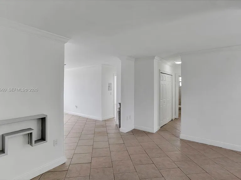 713 Collins Ave #42 — Photo 6