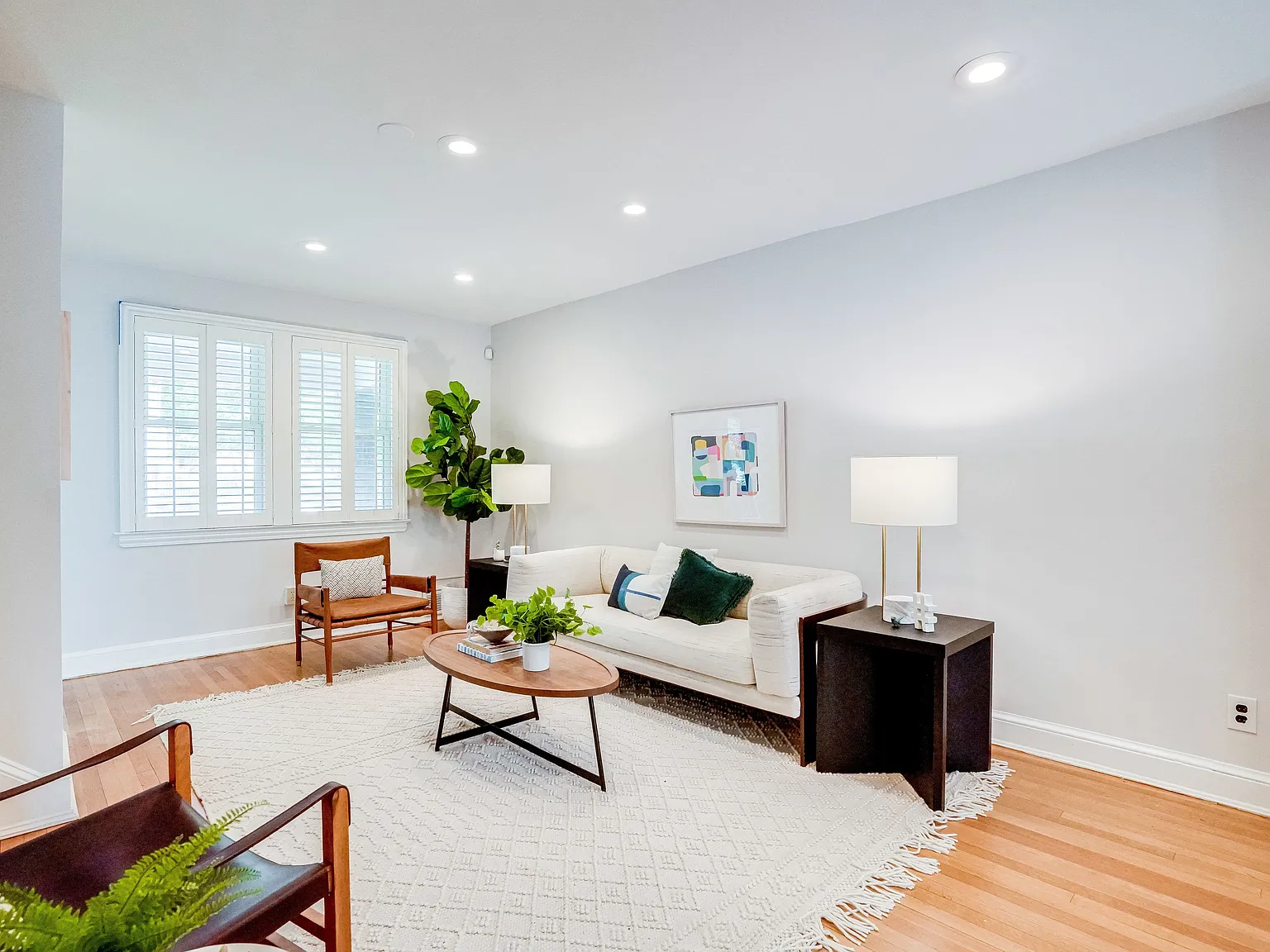 3 bed, 1.5 bath, 1300 sqft, $3,850 — Photo 4