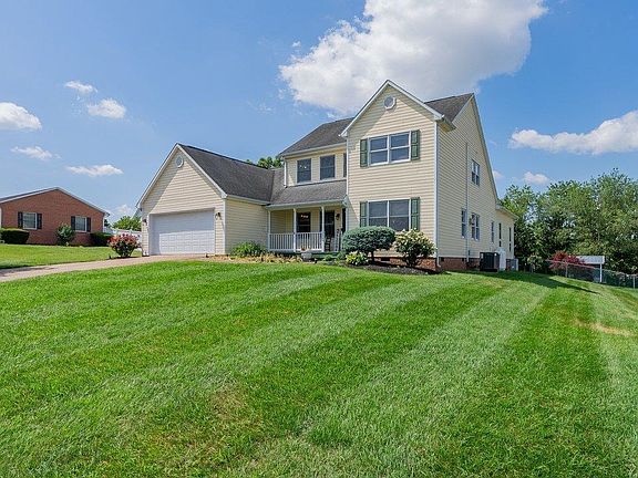 3rd image of 3345 Redbud Ln