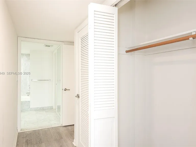 600 Grapetree Dr #8FS — Photo 15