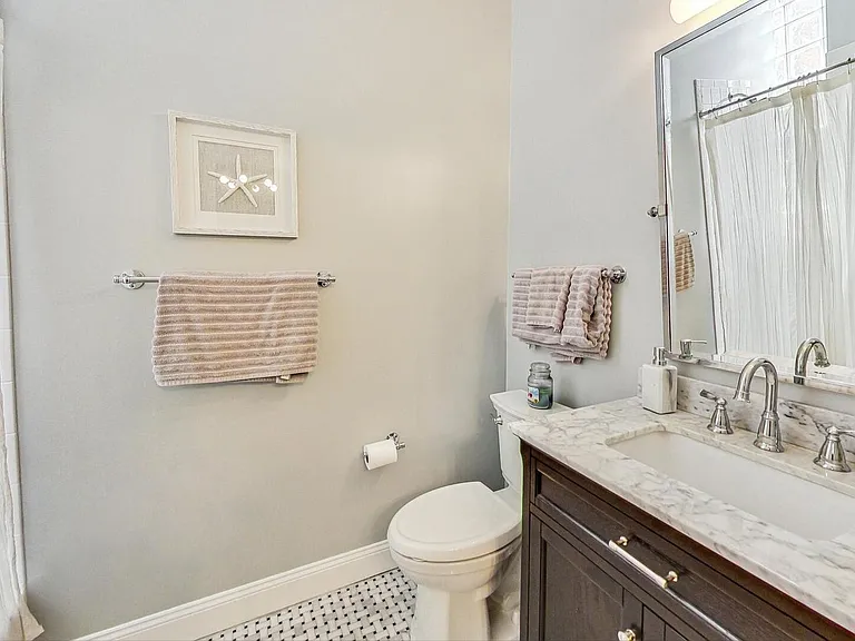 520 N Noble St #2S — Photo 17