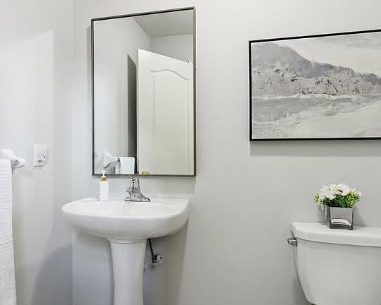 4th image of 4727 Centretown Way