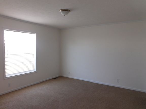 3rd image of 25031 Canyon Cir