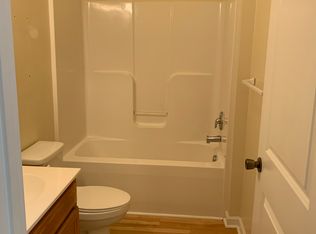 105 3rd Ave #F, Radford, VA 24141