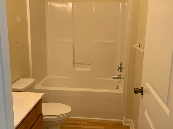 105 3rd Ave #F, Radford, VA 24141
