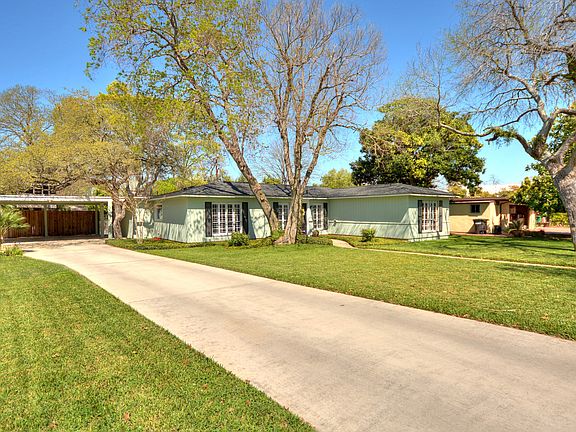 2nd image of 515 Oakleaf Dr