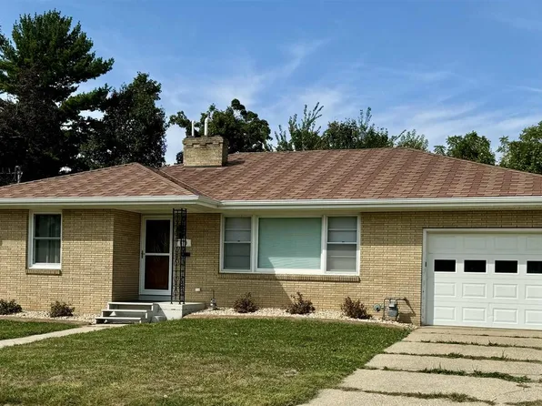 670 North 2nd Street, Platteville, WI 53818