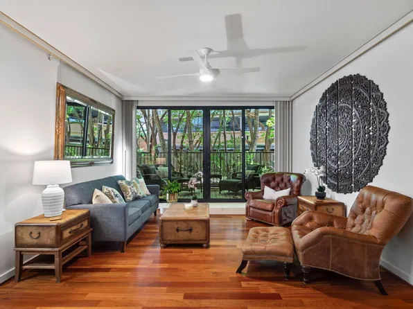 343 Hobron Ln, Honolulu, HI