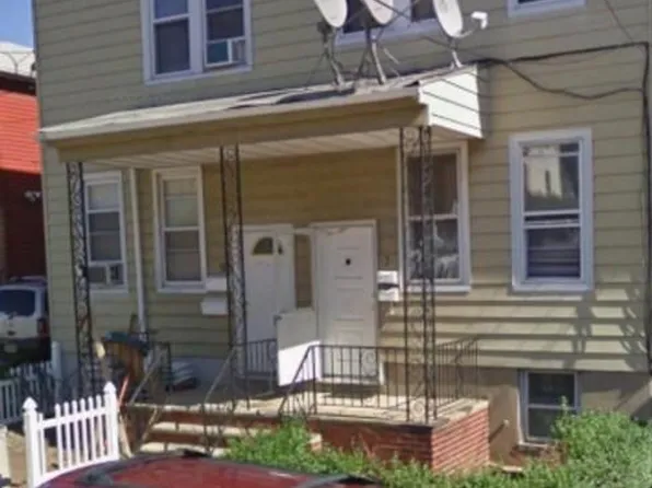98 Windsor St #2R, Kearny, NJ 07032