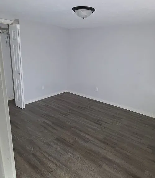 612 W Russ Ave — Photo 21