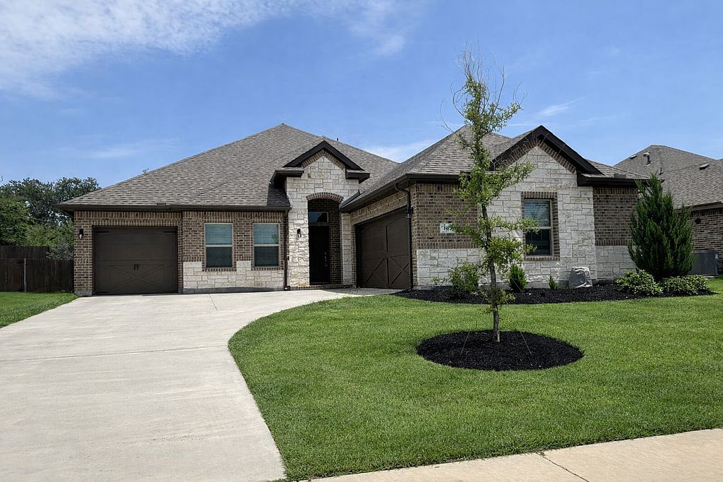 702 Audrey Ln - Property Image