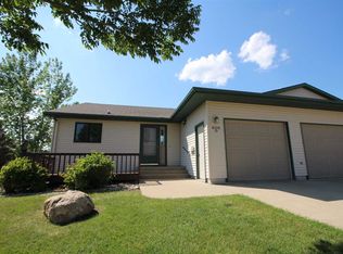 805 33rd Ave SW APT C, Minot, ND 58701