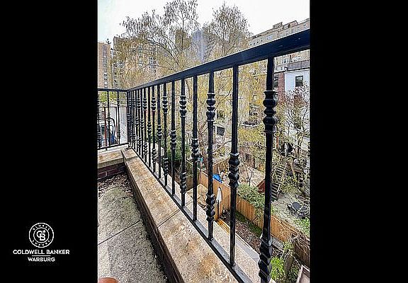 2nd image of 38 W 83rd St APT 3R