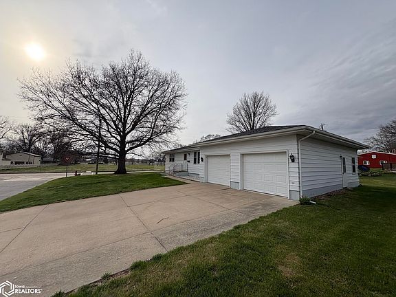 4th image of 601 Hillcrest Dr