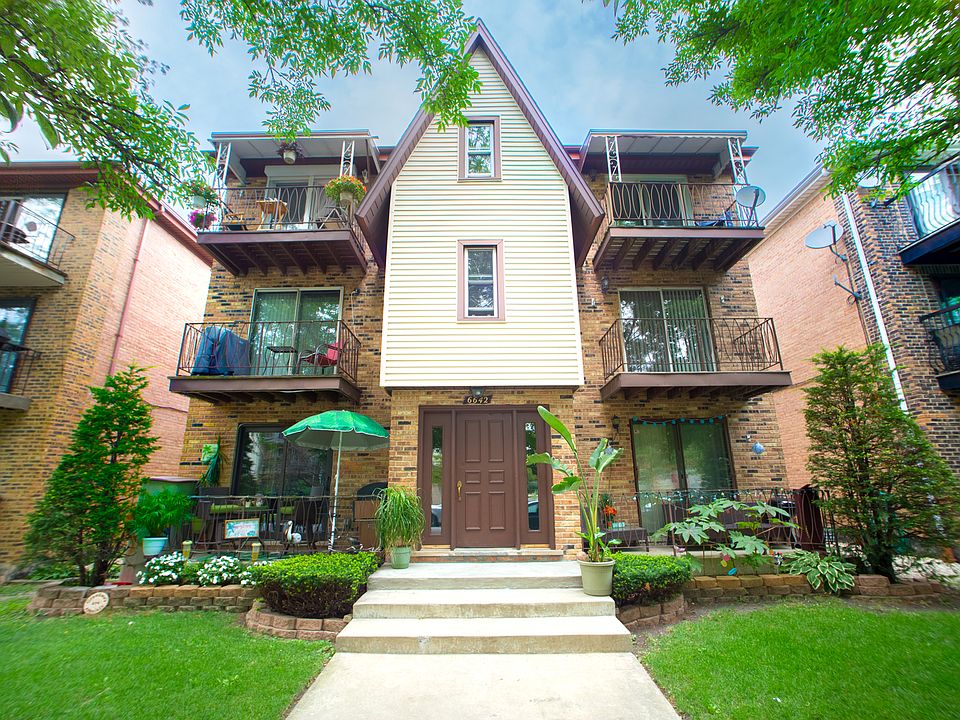 1st image of 6642 W 64th Pl APT 2E