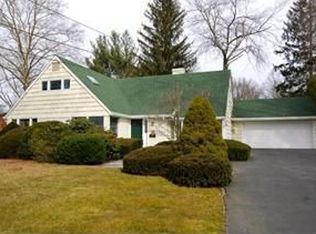 877 Norgate Dr, Ridgewood, NJ 07450