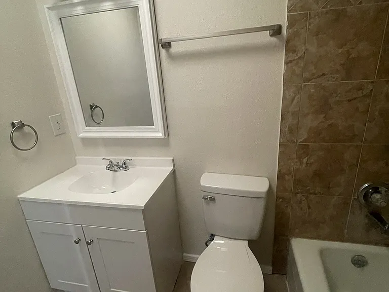 5761 Longview Dr — Photo 4