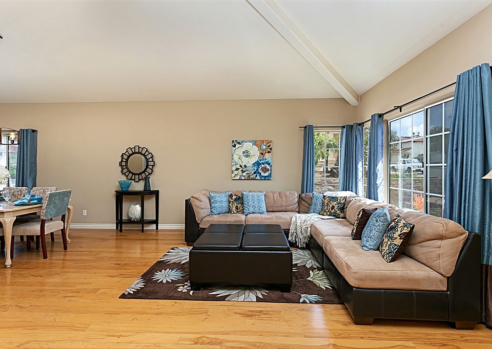1st image of 752 Banyonwood Dr