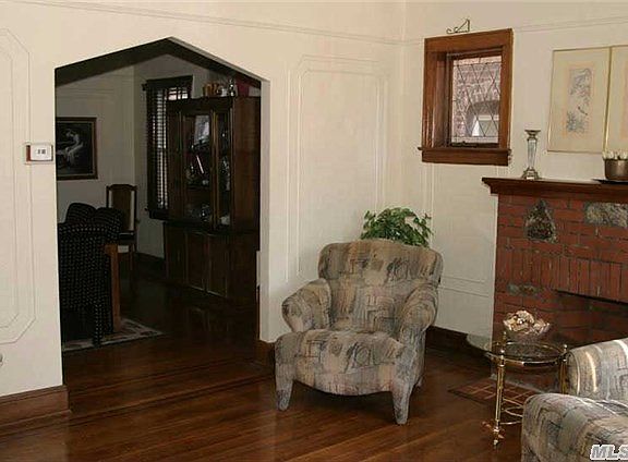3rd image of 8933 208th St