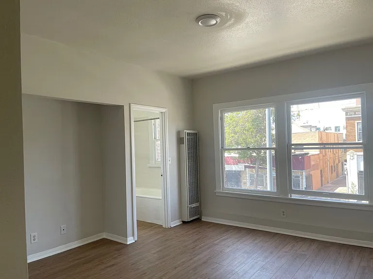 1162 N Western Ave. — Photo 15