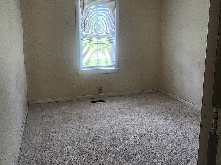319 Smith Ave #3 — Photo 9