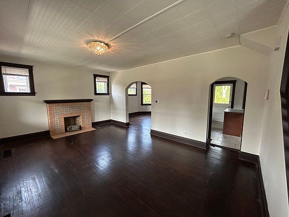2nd image of 3211 Glenmore Ave