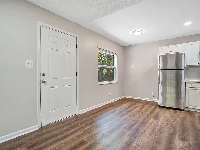 526 S Eola Dr — Photo 14