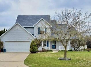 2945 Laurel Park Dr, Saginaw, MI 48603
